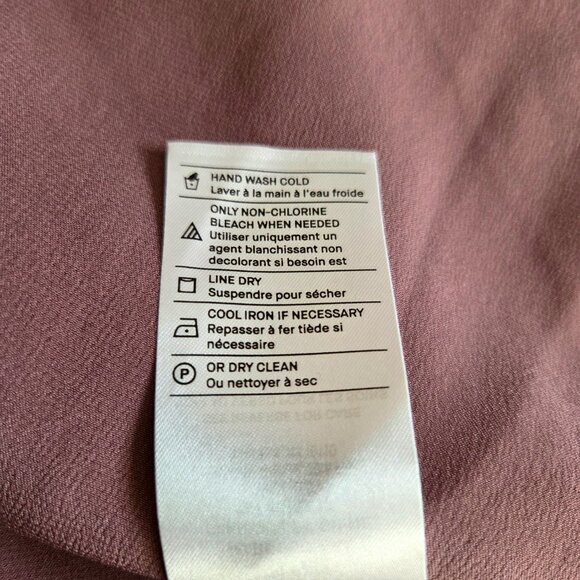 Vince 100% silk mauve/dusty rose color blouse. - Picture 7 of 10